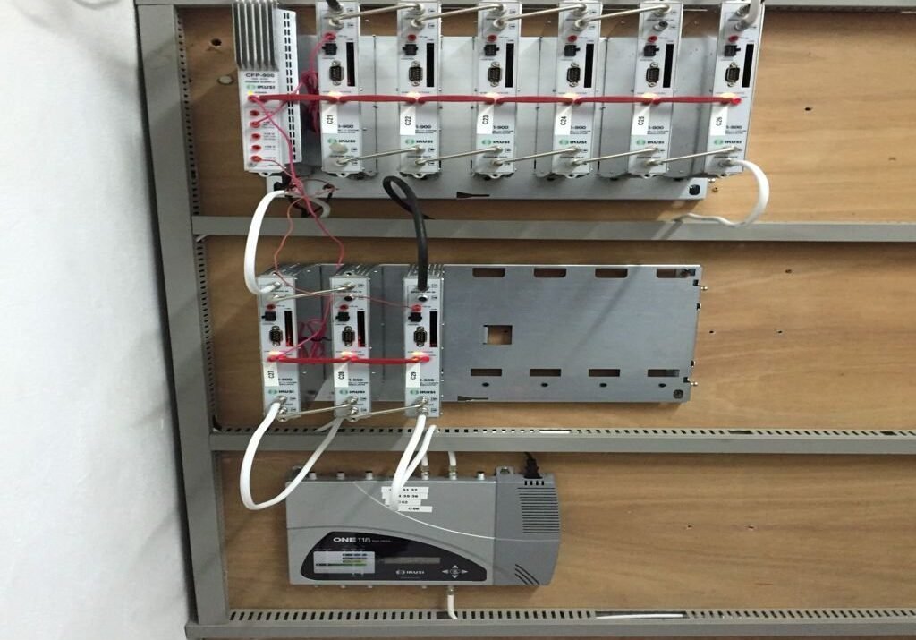 Apartamentos Playa Limones — Instalación de cabecera TDT y satélite