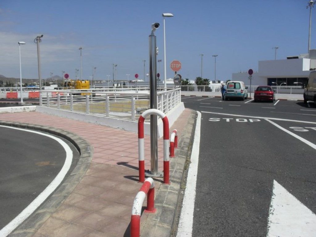 Cámaras de videovigilancia instaladas en el parking del aeropuerto de Lanzarote